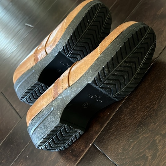 Easy street slip resistant brown slip on 9 - Picture 8 of 11